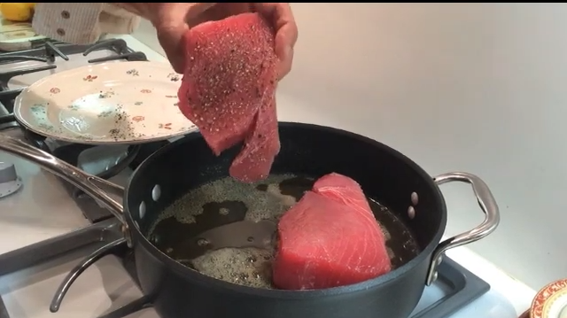 Slim Man Cooks Ahi Tuna with Red Wine Sauce